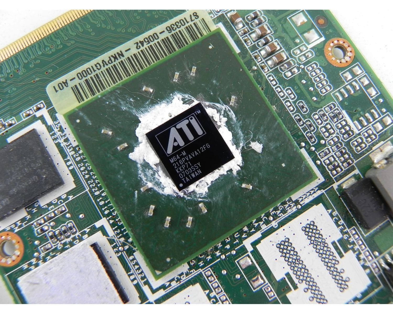 Ati mobility radeon купить. ATI Mobility Radeon x2300 (ASUS). ATI Mobility Radeon x1270. Видеочип ATI 218bapaga12fg. Чип ATI m64-m 216pvava12fg.