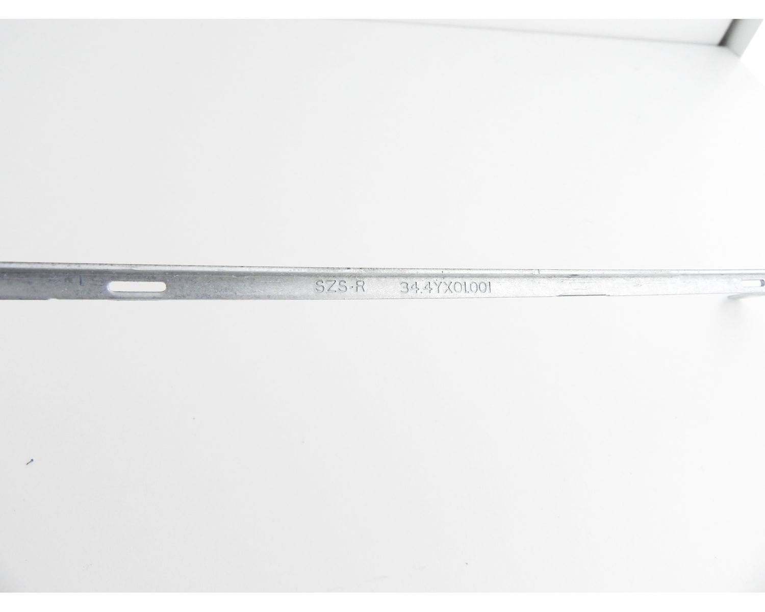 HP ProBook 450 G0 15.6" Стойки матрицы с петлями пара (левая и правая) 34.4YX01.001, 34.4YX02.001