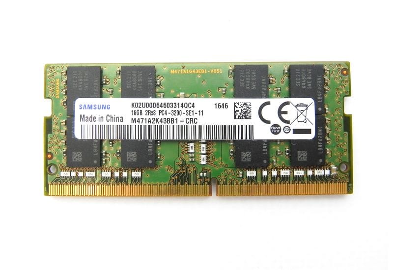 Оперативная память 16 ГБ 1 шт. Samsung M471A2K43BB1-CRC DDR4