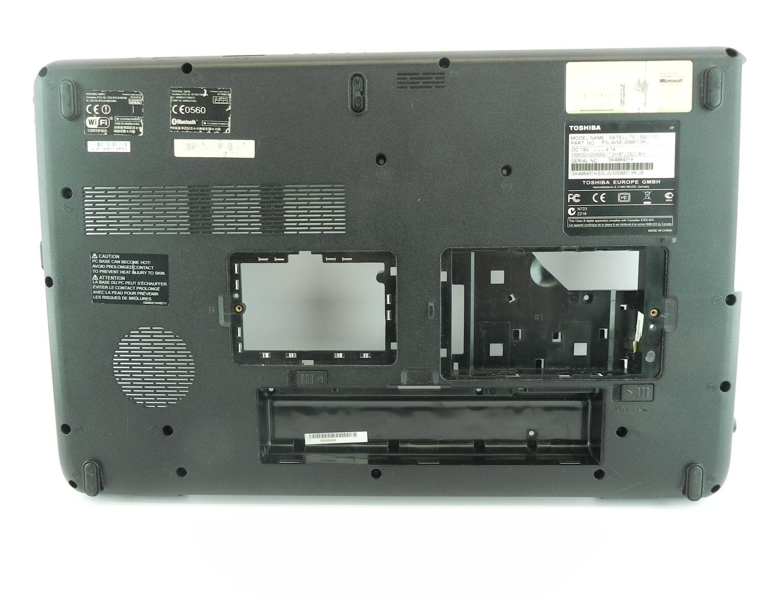 Toshiba SATELLITE L550-12D Поддон, нижняя часть ноутбука FA074000100