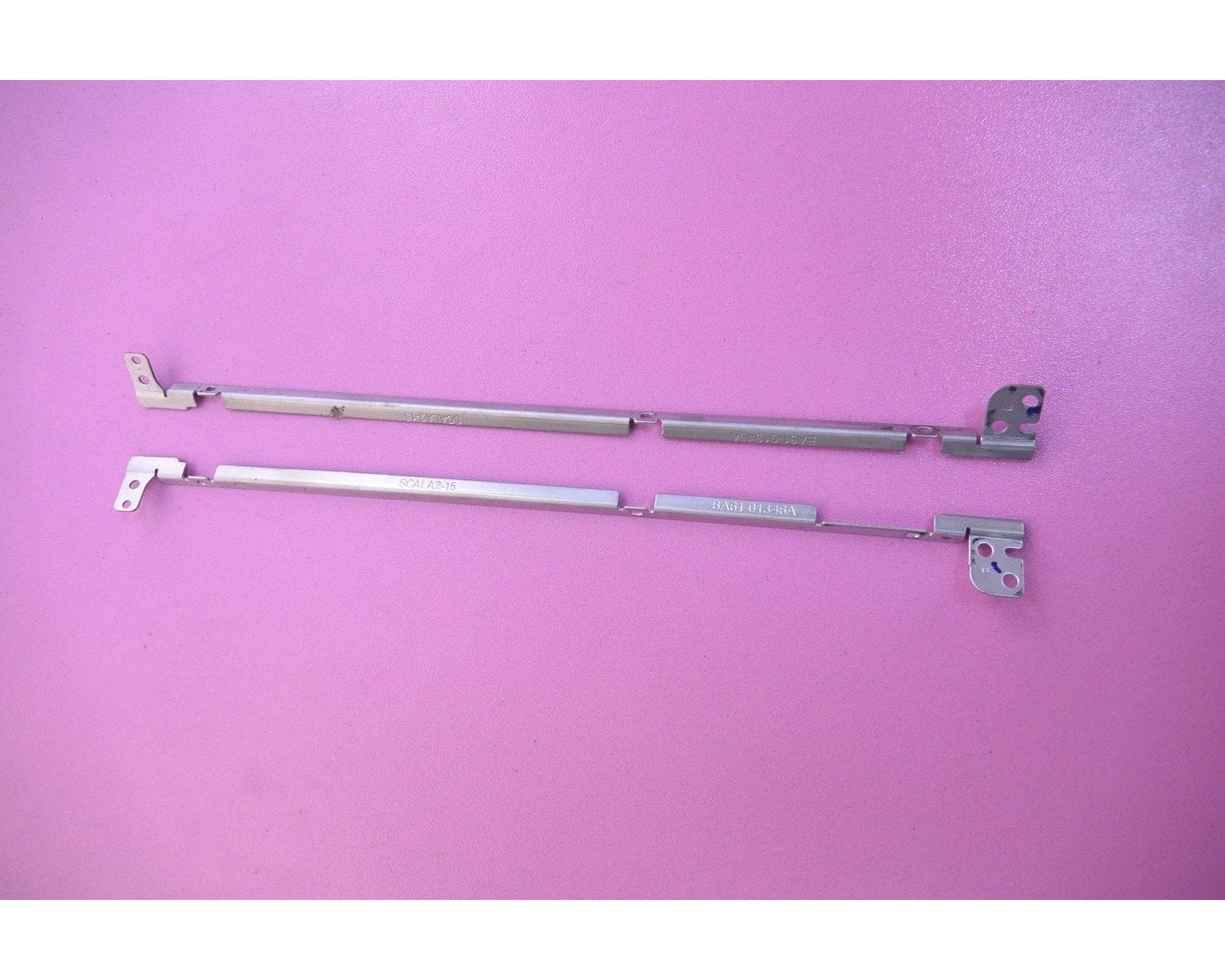 Samsung RV515 RV513 RV511 RV520 Стойки матрицы пара (левая и правая) BA61-01346