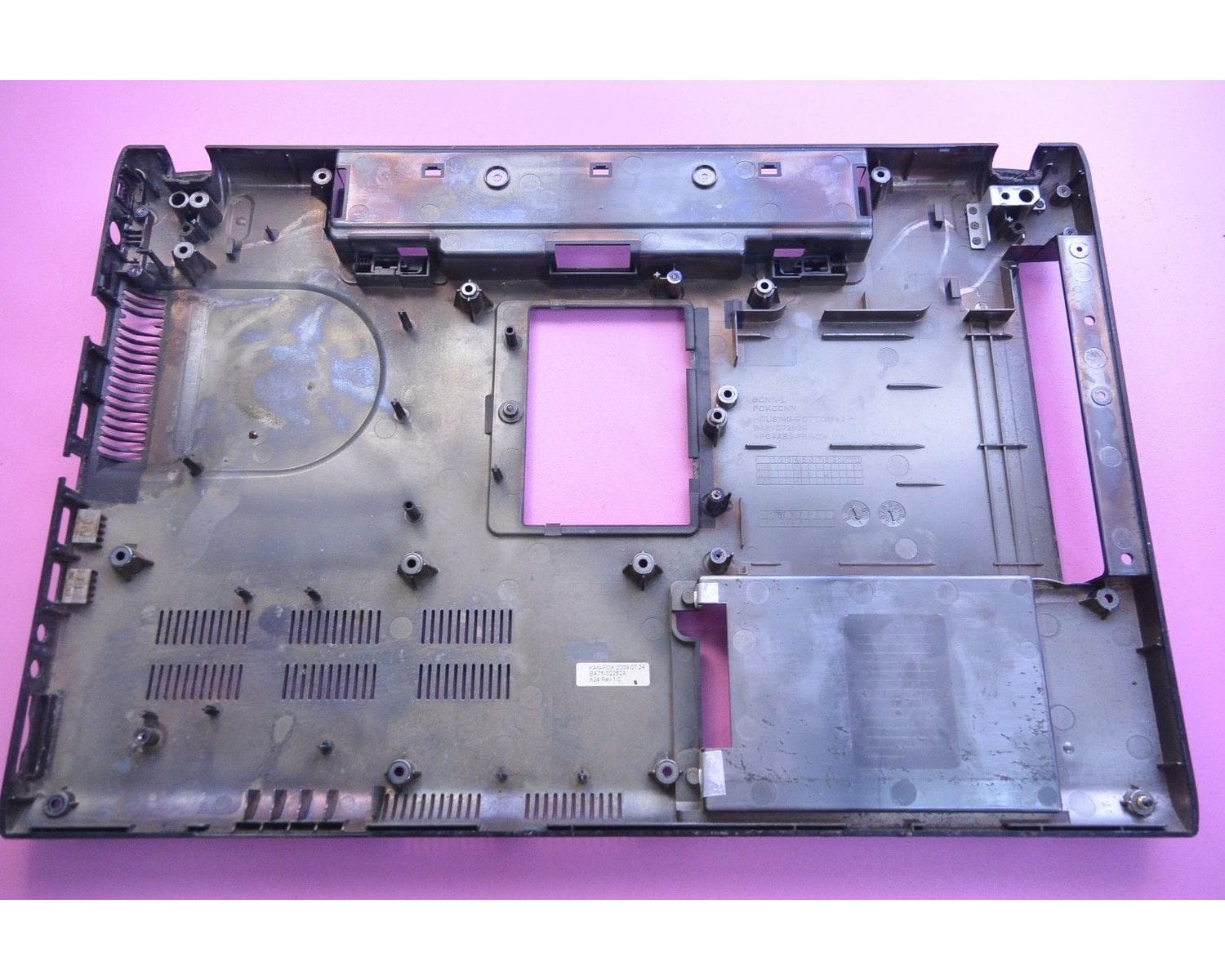 Samsung r519. Samsung NP-r519. NP-r519. Samsung NP r519 матрица. R519 нижняя крышка.