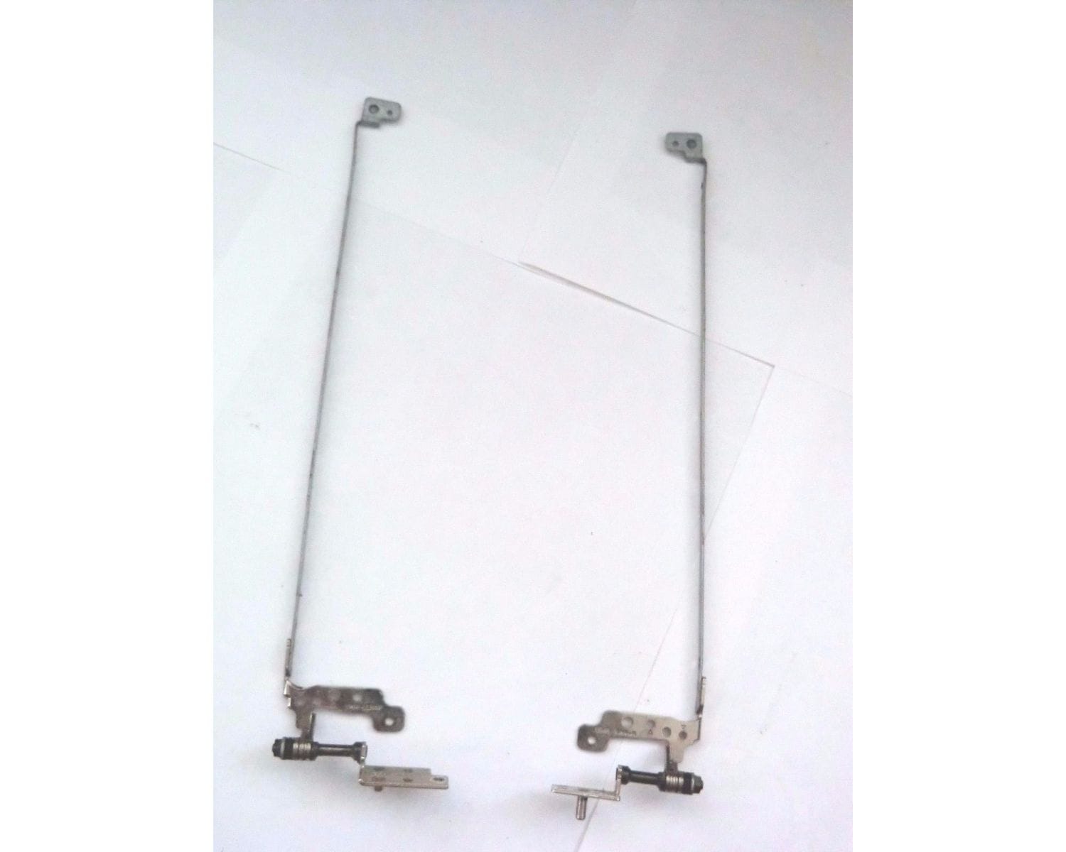 Lenovo B490 Стойки матрицы с петлями пара (левая и правая) 33.4TF01.002 33.4TF02.002