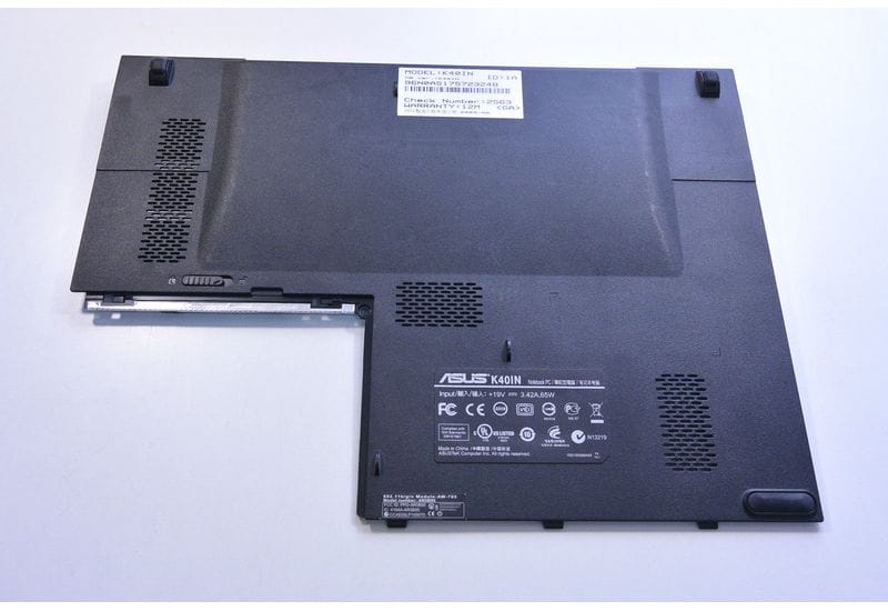 ASUS K40IN Bottom Case Memory RAM крышка закрывающая жесткий диск 13N0-EIA07111