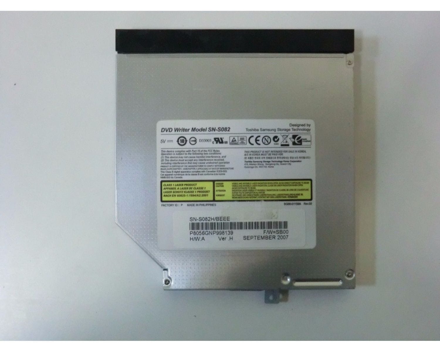 Novatech, Hyrican CLEVO M67SU DVD привод с панелькой SN-S082