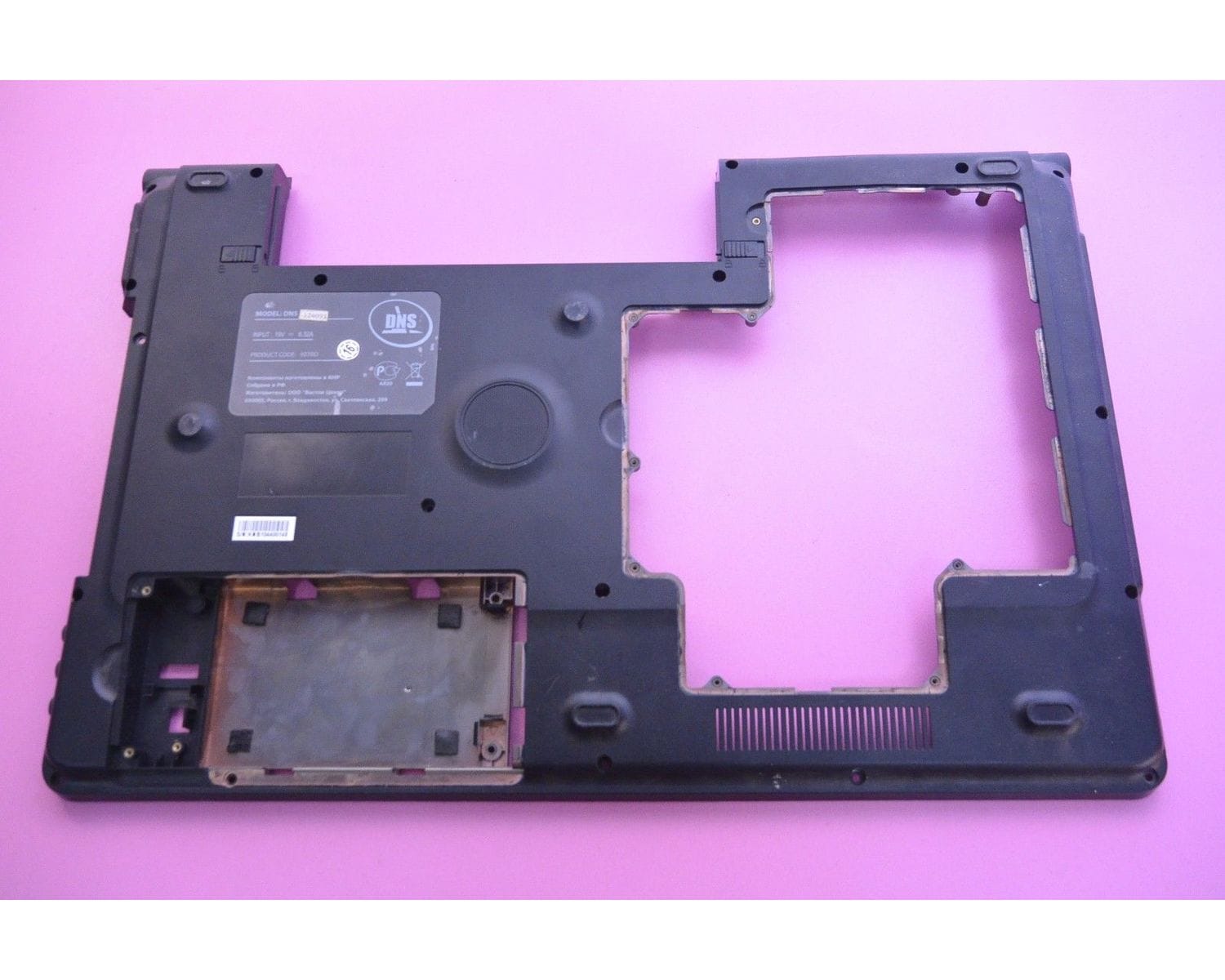 Medion Akoya P8614 MD 98470 18.4" нижняя часть корпуса 340826400013