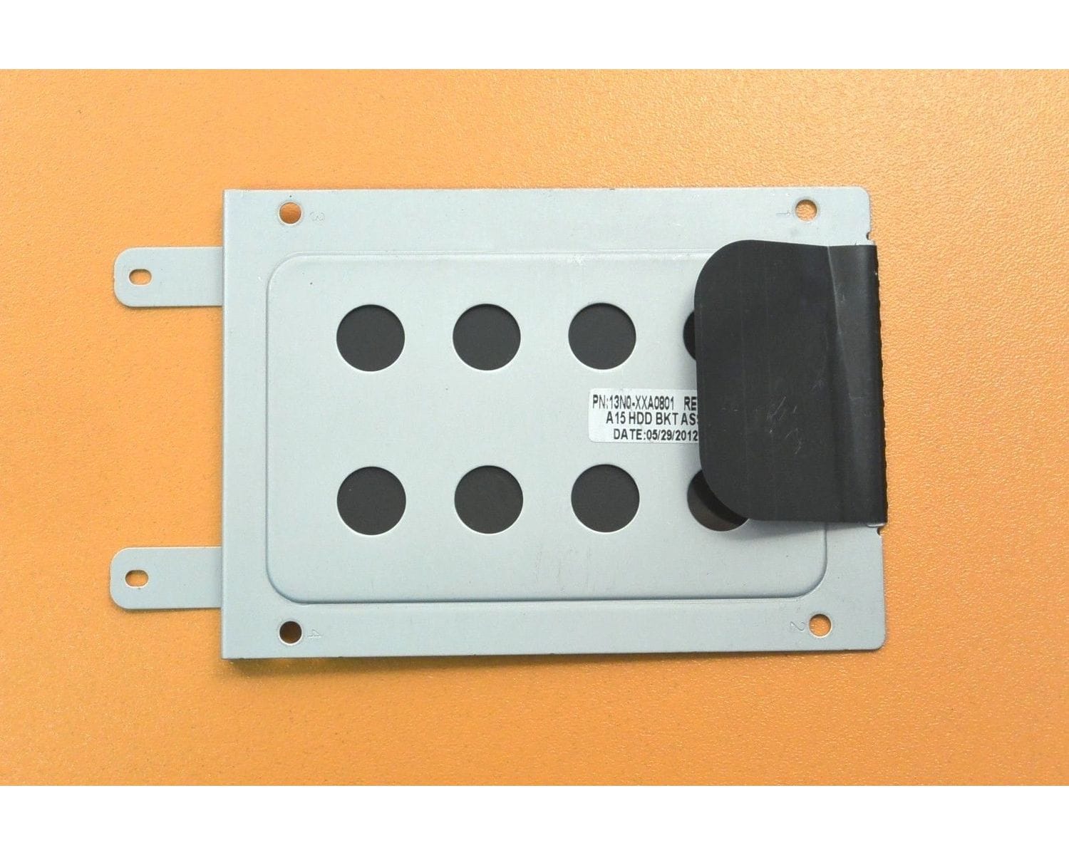 Medion Akoya E6221 крепление жесткого диска 13N0-XXA0801